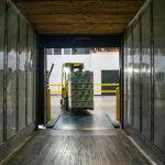 Чем отличается логистическая компания от транспортной компании?