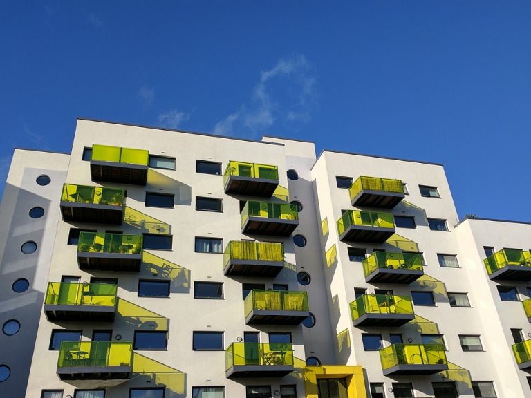 Продажа квартиры с земельным участком: что важно учитывать