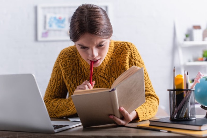 Відмінювання імені Василь: правила й приклади