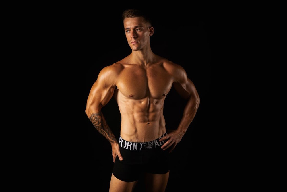 Чоловіча еротична білизна: що підходить для особливих моментів?