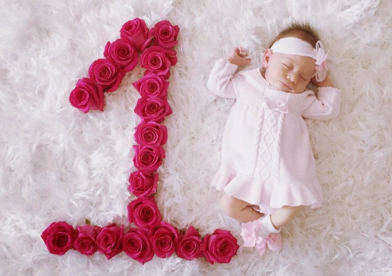 Привітання з 1 місяцем дівчинці своїми словами та в картинках українською