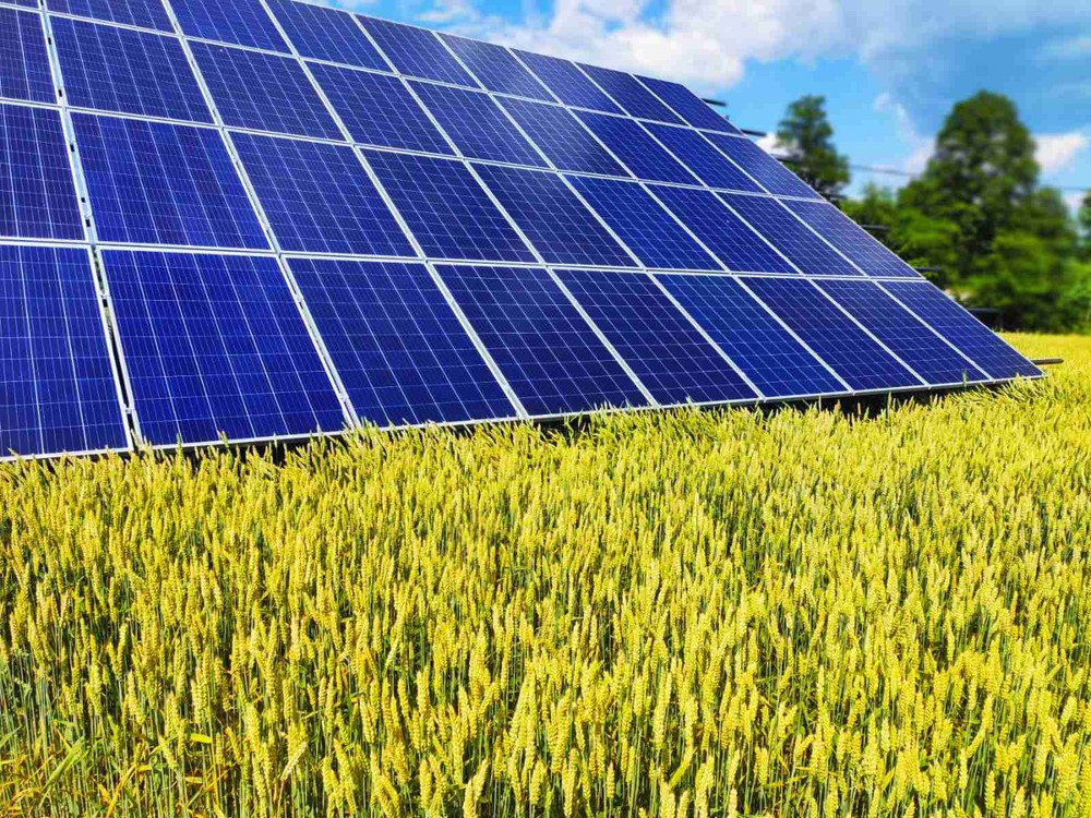 Які панелі обрати для даху приватного будинку – монокристал чи полікристал?