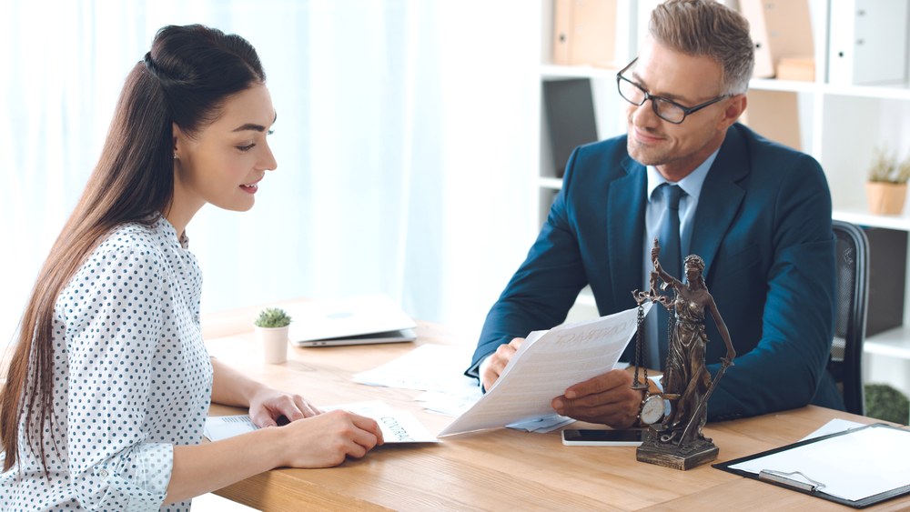 Нотаріус у Варшаві — допомога для українців поруч, без бюрократії