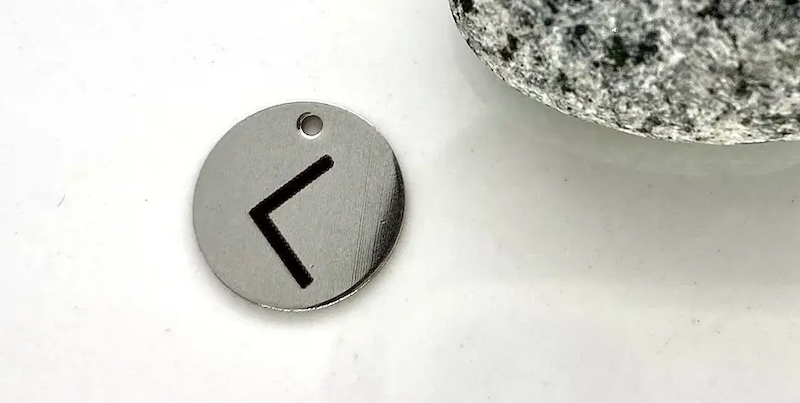 Значення руни Кеназ (Кано): вплив на життя, здоров’я та кохання