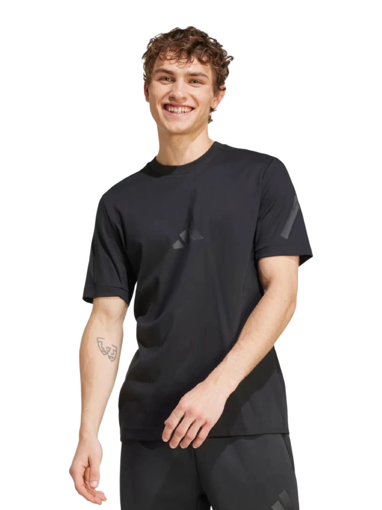 Тканини чоловічих спортивних футболок: як вибрати комфортний матеріал